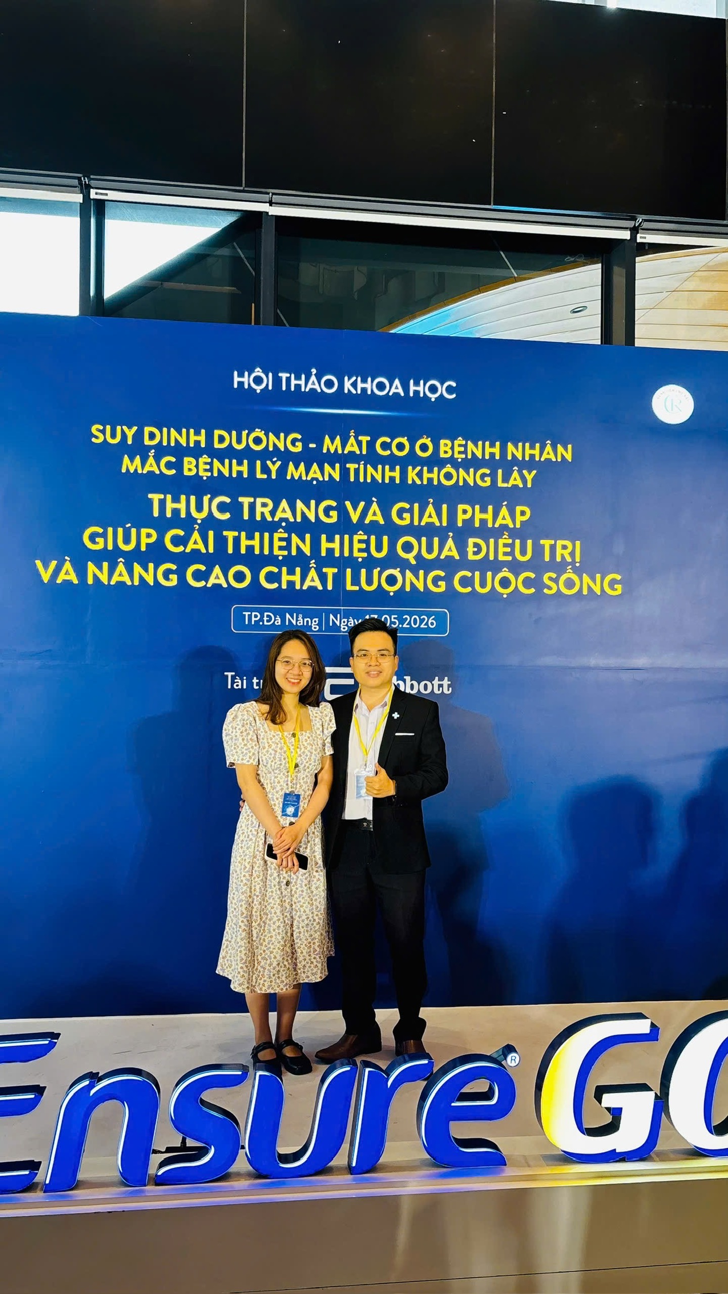 ThS.BS Lê Thị Minh Tâm và ThS.BS Nguyễn Trung Hiếu tại Hội thảo khoa học Suy dinh dưỡng – mất cơ ở bệnh nhân mắc bệnh lý mạn tính không lây năm 2026