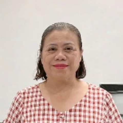 Cô Nhã, 53 tuổi, Kon Tum